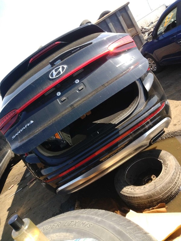2023 Hyundai Santa Fe Left Tail Light Assembly Black - Used, 15K Miles
