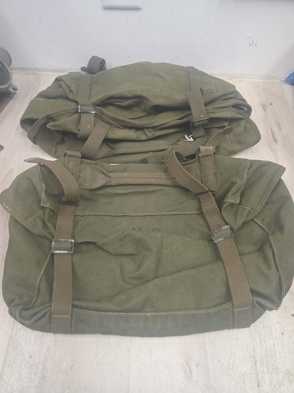 2 Vintage1949 Cargo Field Pack M-1945 US Army bags Military green