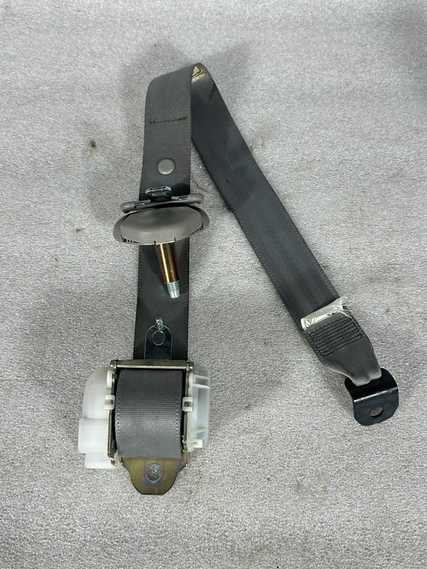 2001-2007 TOYOTA SEQUOIAREAR 3RD ROW PASSENGER SIDE SEAT BELT ASSEMBLY OEM