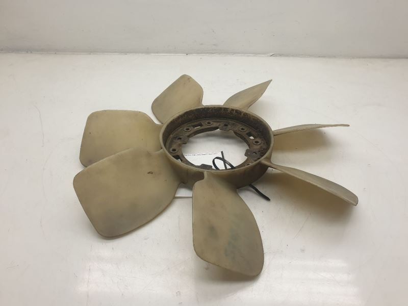 02-04 TOYOTA TUNDRA 3.4L 6CYL 7 BLADE RADIATOR COOLING FAN ASSEMBLY