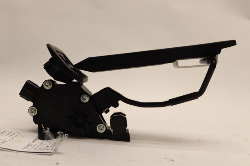 2016-2017 LEXUS LS460 LS600H THROTTLE GAS ACCELERATOR PEDAL PAD ASSEMBLY OEM