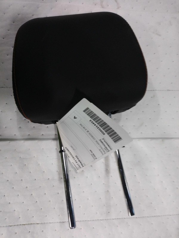 2017 Subaru XV Crosstrek Right Side Headrest Silver Used 7277414 99K Miles