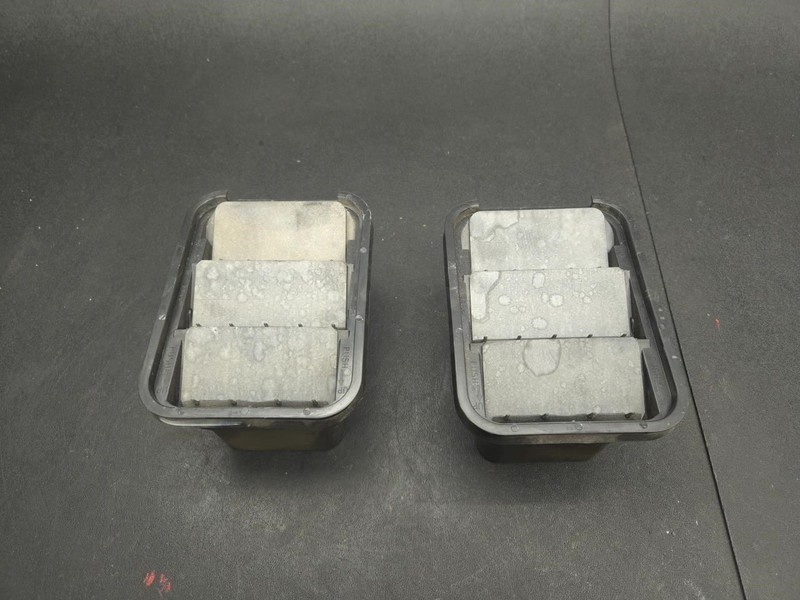 2PC Rear Quarter Pressure Vent Grilles Set 2025 Nissan Kicks 76804-7LG0A 2026