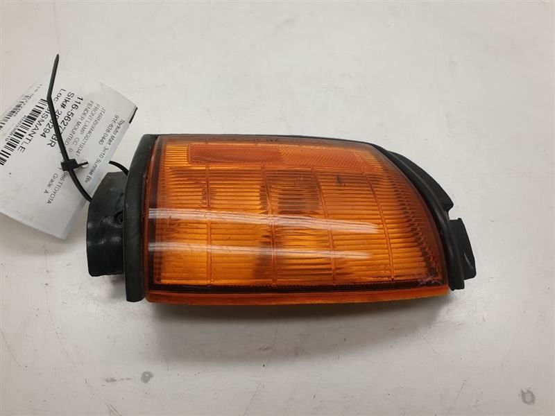 Passenger Corner/Park Light Park Lamp-turn Signal Fits 84-86 4 RUNNER 81610-8914