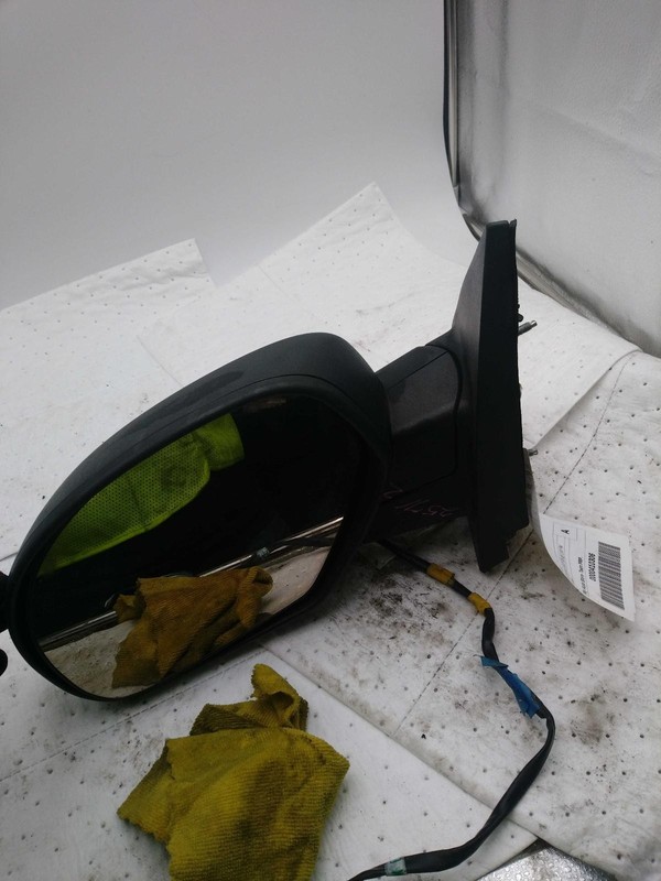 Used Left Door Mirror fits: 2008 Chevrolet Silverado 1500 pickup Power w/integra