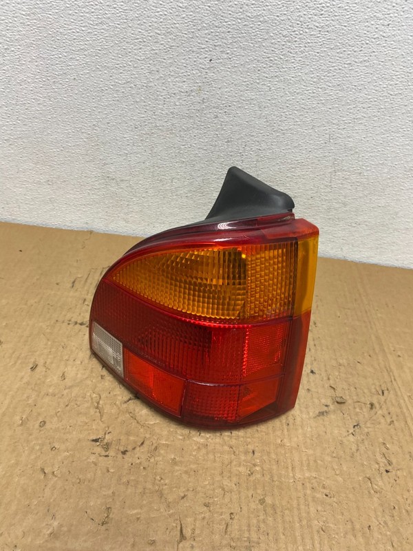 1996 to 1999 Saturn SW2 Wagon Right Passenger RH Side Tail Light OEM AC8175 DG