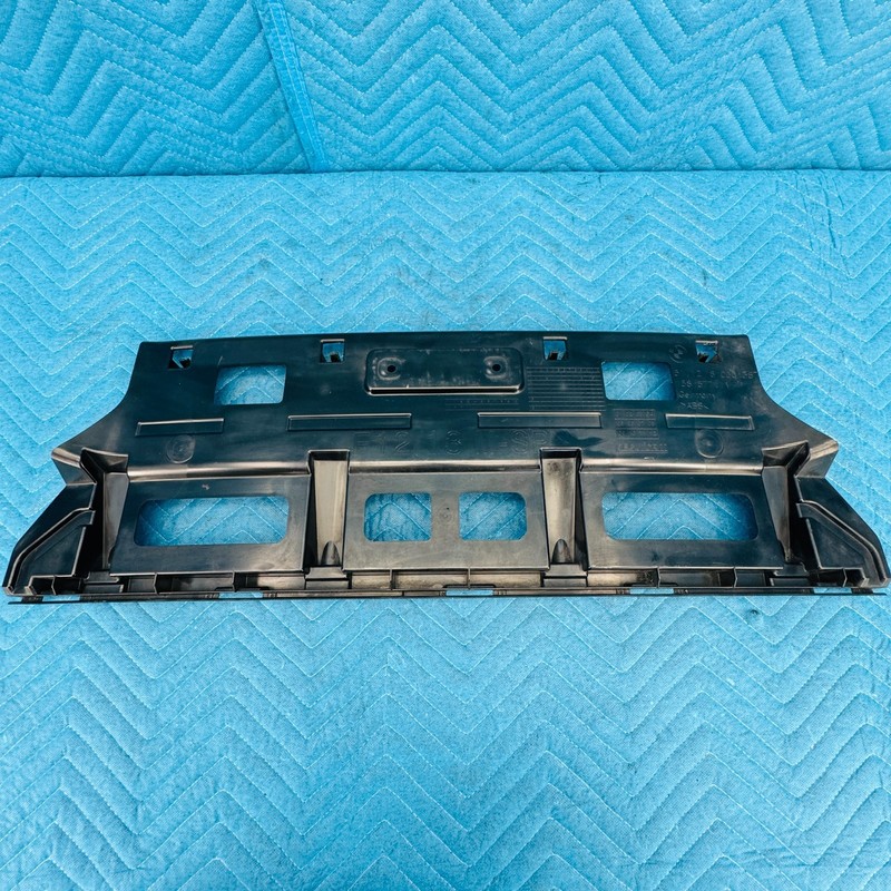 2012–2017 BMW 650i xDrive Rear Center Bumper Mounting Bracket OEM 51128050387