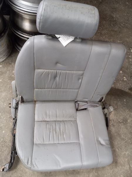 98 99 00 01 02 03 Land Cruiser Passenger Right 3rd Row Seat Gray LA10