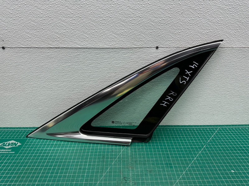 13-19 Cadillac XTS - REAR RIGHT PASSENGER SIDE QUARTER WINDOW GLASS OEM