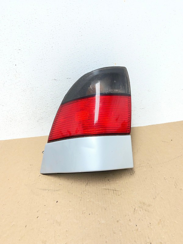 1999 2000 2001 Saab 9-5 Wagon Left Driver LH Side Tail Light Oem AD7701 LK