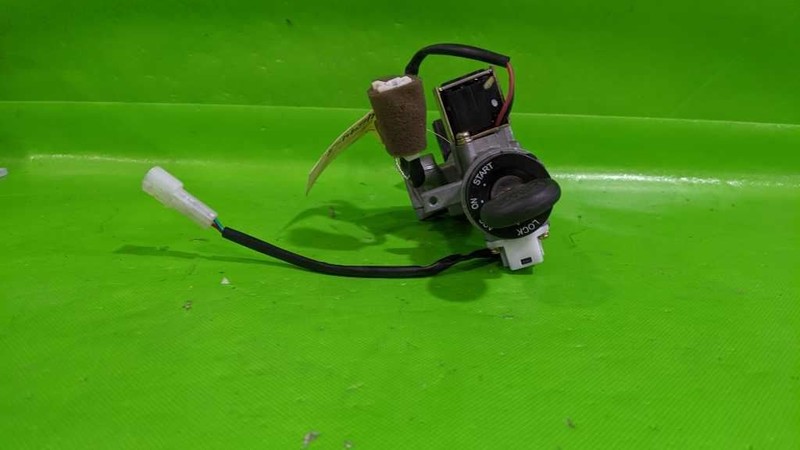 06-11 AVEO IGNITION SWITCH CYLINDER HOUSING W/KEY OEM 4594-3