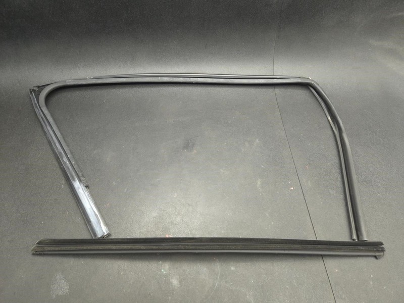 2PC Front Left Door Window Run + Belt Weatherstrip Set 2022 Hyundai Tucson 23 24