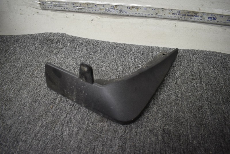 2019 INFINITI QX50 REAR RIGHT SIDE MUD GUARD FACTORY OEM