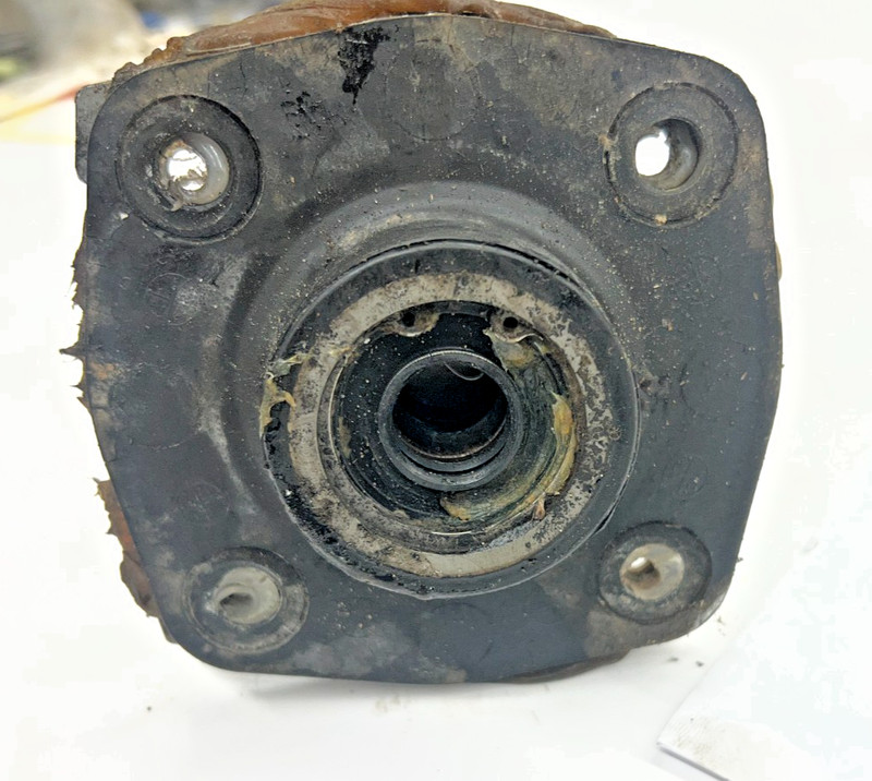 KAWASAKI STX-15F STX-12F OEM JET PUMP ENGINE DRIVE SHAFT SEAL CARRIER BEARING