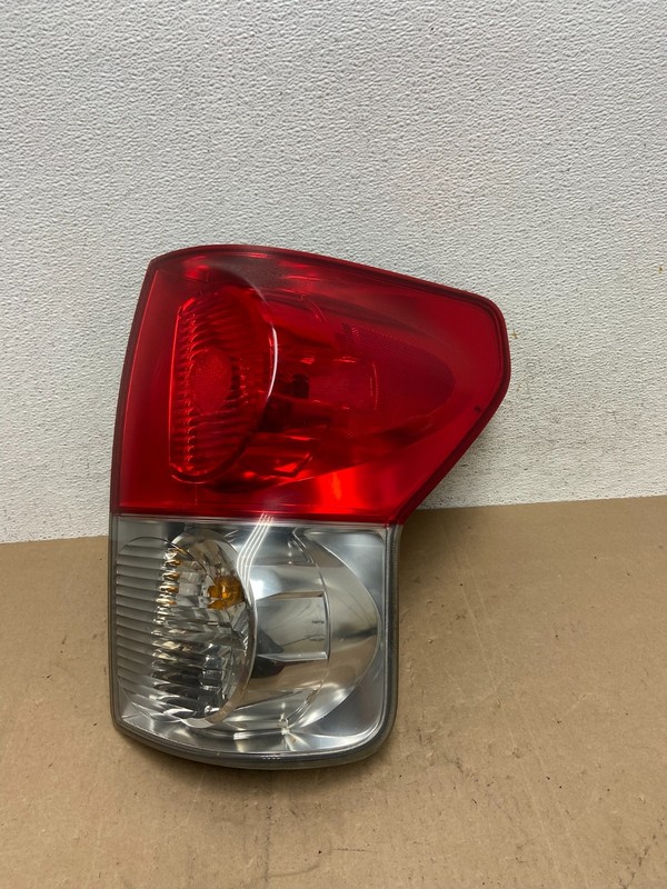 2007 to 2013 Toyota Tundra Right Passenger RH Tail Light Oem AE6708 LK