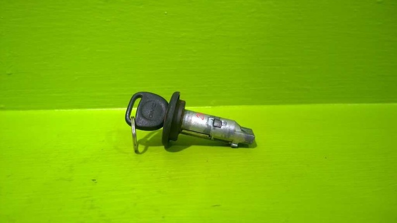01 02 GMC YUKON XL DENALI IGNITION KEY LOCK CYLINDER TUMBLER W/KEY OEM 2847-6