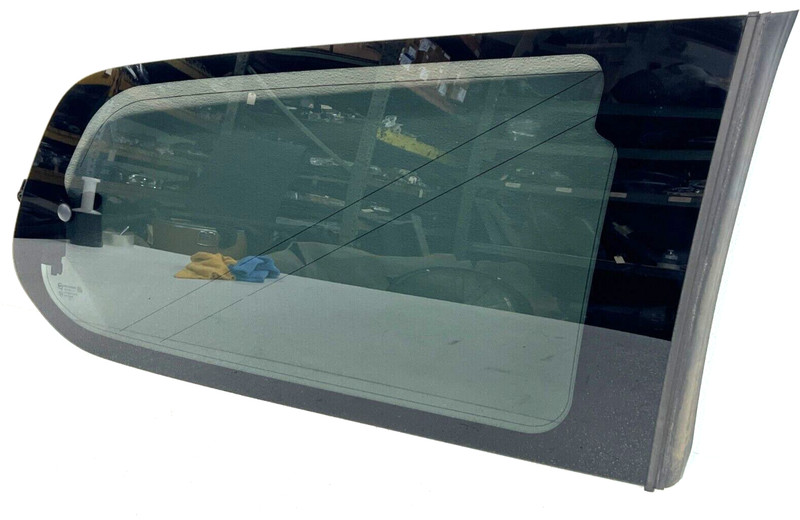 06-09 Hyundai Entourage Rear Quarter Glass Window Passenger OEM