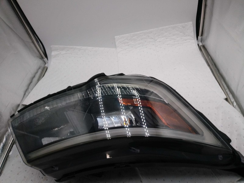 2016 Ford Explorer Right Headlight Assembly Black OEM Used 66K Miles 200937
