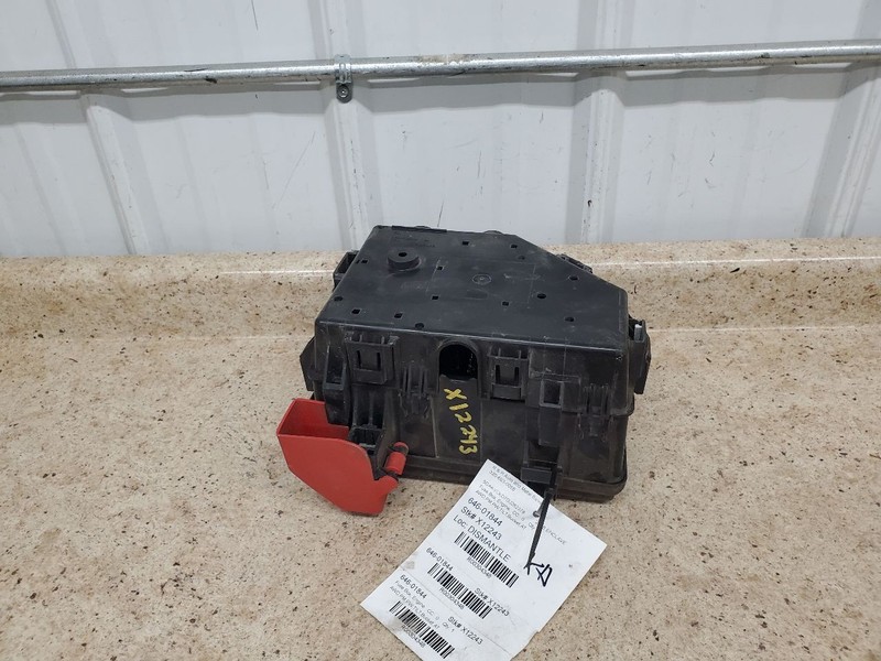 Fuse Box Engine Without Tow Package Fits 15-17 ENCLAVE 304348