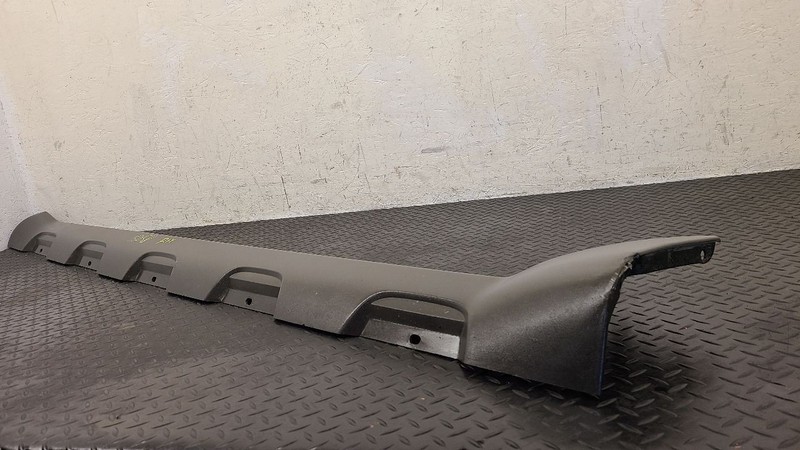 02-05 Saturn VUE Right Passenger Side Skirt Rocker Molding OEM 22728361