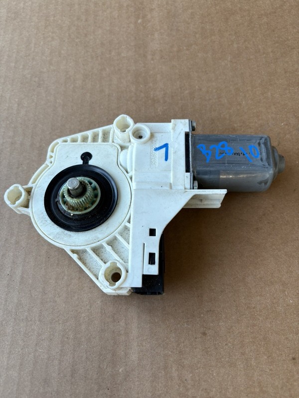 2012 LAND ROVER LR4 HSE REGULATOR WINDOW MOTOR 0536010002 OEM