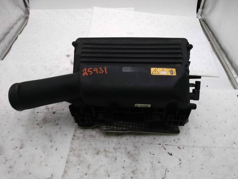 2016 MERCEDES-BENZ C-CLASS Air Cleaner Assembly OEM 2.0L Blue 134K Miles