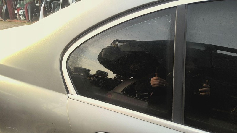 Rear Vent Glass/window BMW 745Li Right 02 03 04 05