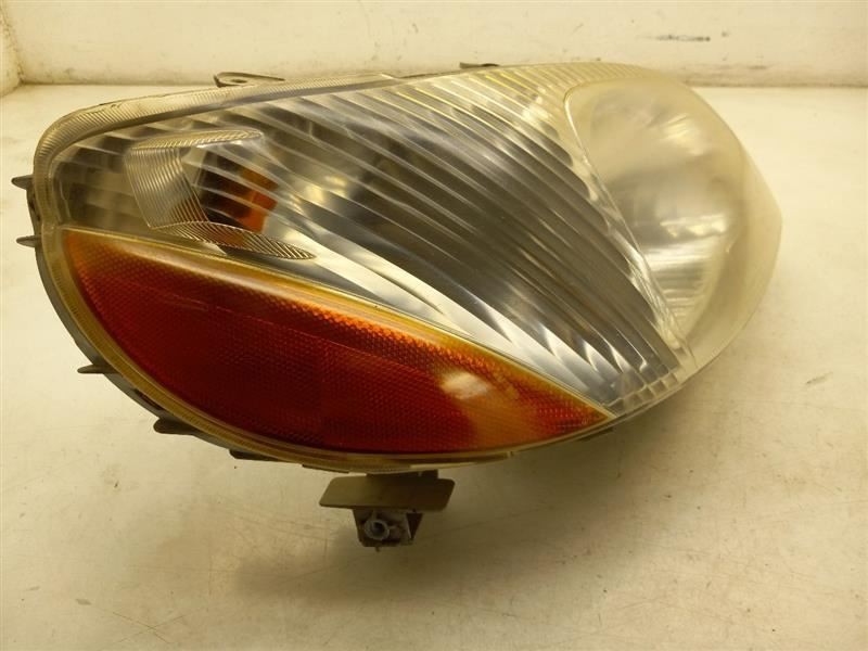 00-02 TOYOTA ECHO PASSENGER SIDE FRONT HEADLIGHT ASSEMBLY