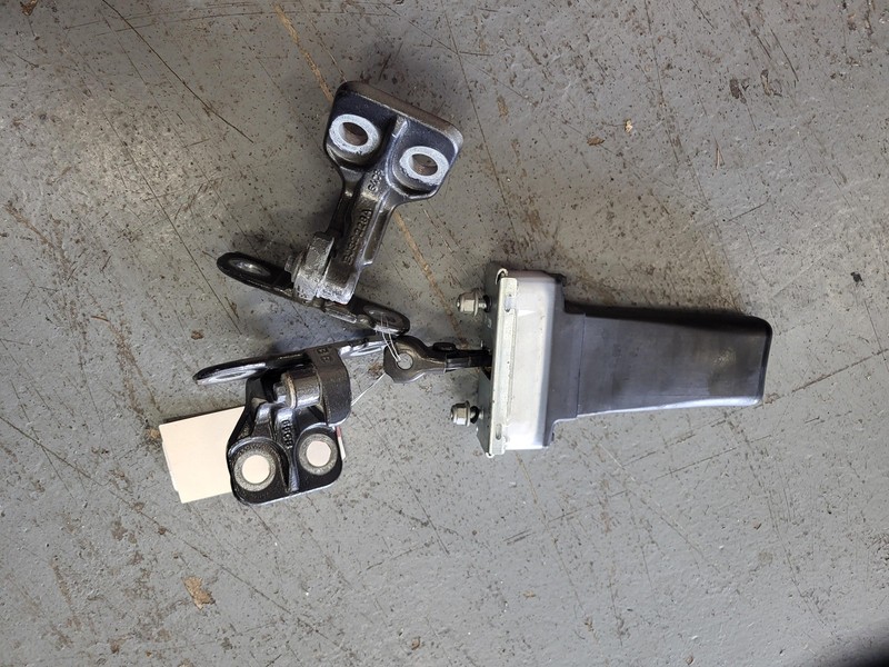 Used Oem Land Rover Right Front Door Hinges Stopper 2012-2019 Range Rover Evoque