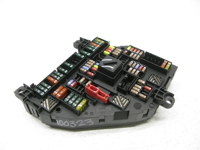 11-12 BMW F07 535i 550i GT xDRIVE FUSE RELAY JUNCTION MODULE FUSEBOX OEM 100323