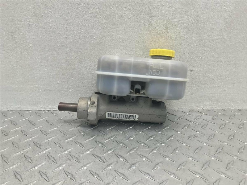 2002-2003 DODGE DURANGO & DAKOTA BRAKE MASTER CYLINDER WITH RESERVOIR 05072994AA