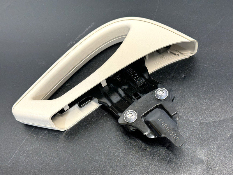✅ 2012-20 Mercedes-Benz SLC300 OEM FRONT RIGHT SEAT BELT GUIDE BIEGE RH Backrest