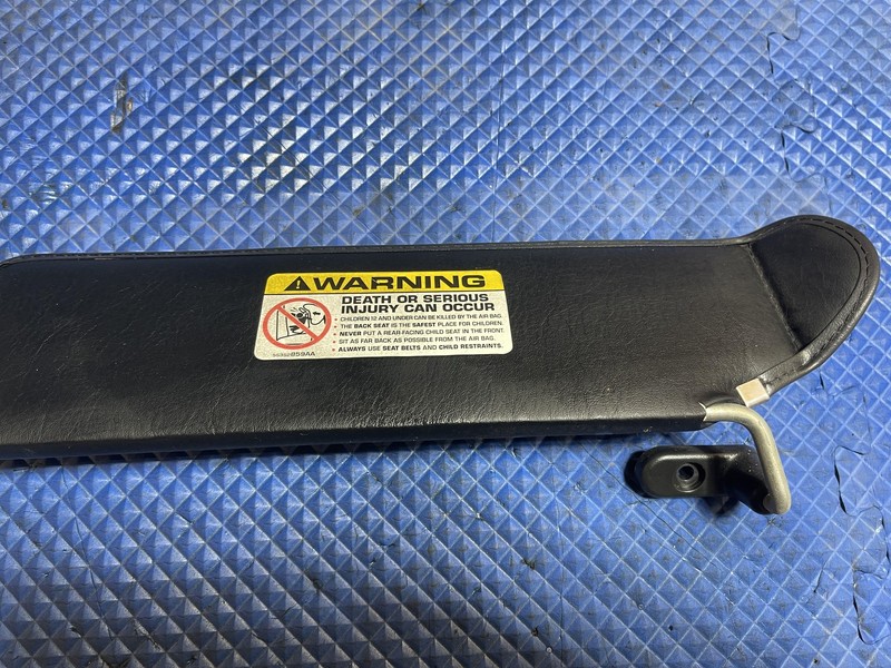 2003-2006 Jeep Wrangler Passenger Right Sun Visor Oem Tested