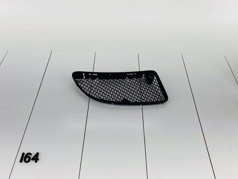 09-11 MERCEDES BENZ SLK300 FRONT RIGHT PASSENGER SIDE HOOD GRILLE COVER OEM