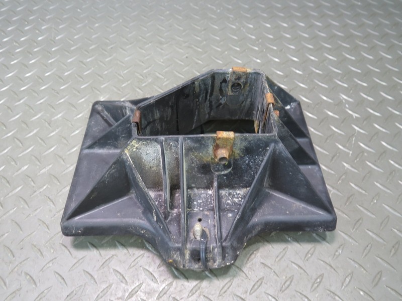 2004-2009 CADILLAC XLR BATTERY MOUNT TRAY HOLDER 10268430