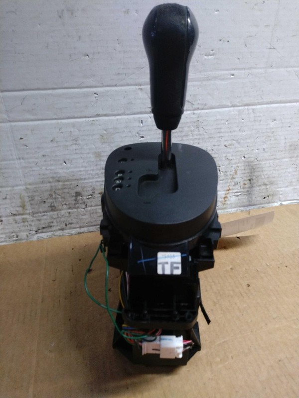 2016 Nissan Juke Automatic Transmission Shift Lever Assembly - 88K Miles
