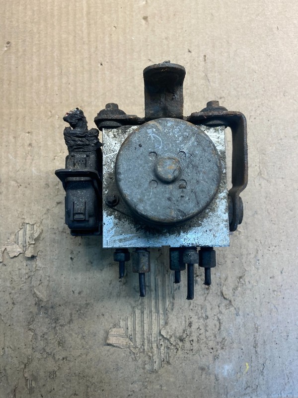 2014 2015 FORD E350 VanABS Anti Lock Brake Pump Module Z8981 DG