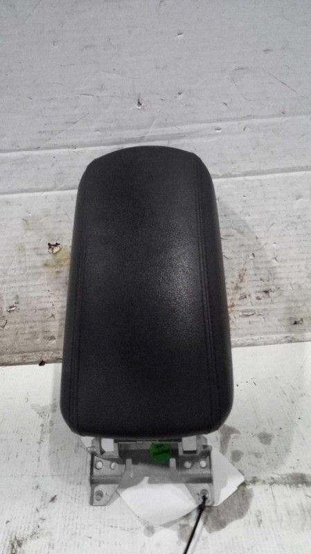 2018 KIA Forte Center Console Lid Silver OEM Used NJ25-21113-516111