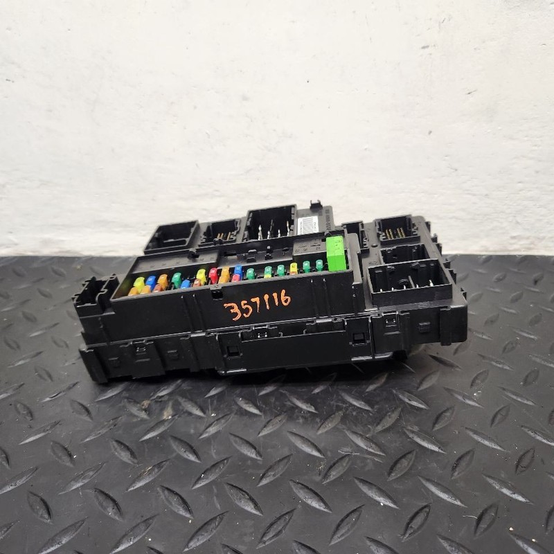 20-22 Ford Explorer BCM Body Control Module Conventional Key OEM LU5T-15604-DAAT