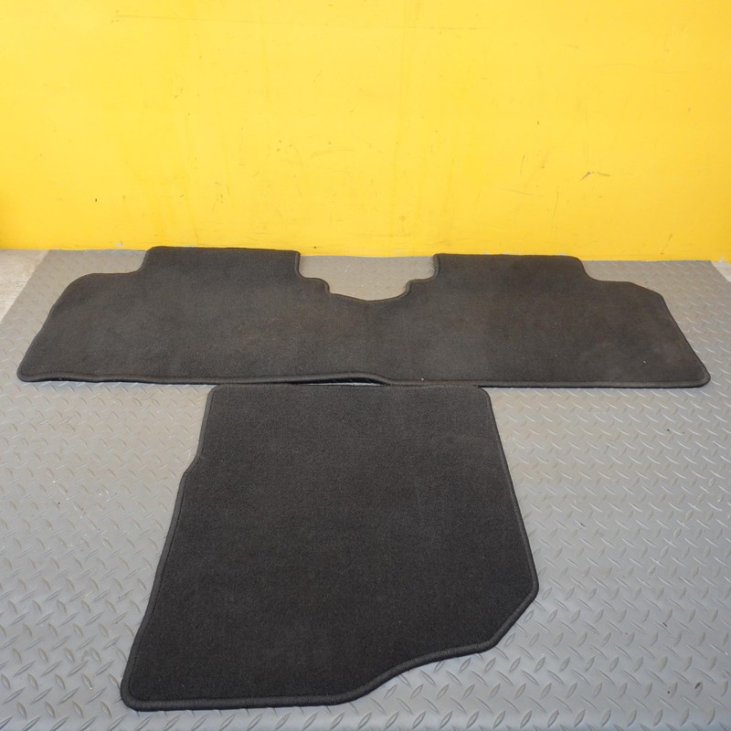 2022-2023 CHEVROLET BOLT EV FLOOR MATS OEM 42750637 42698032