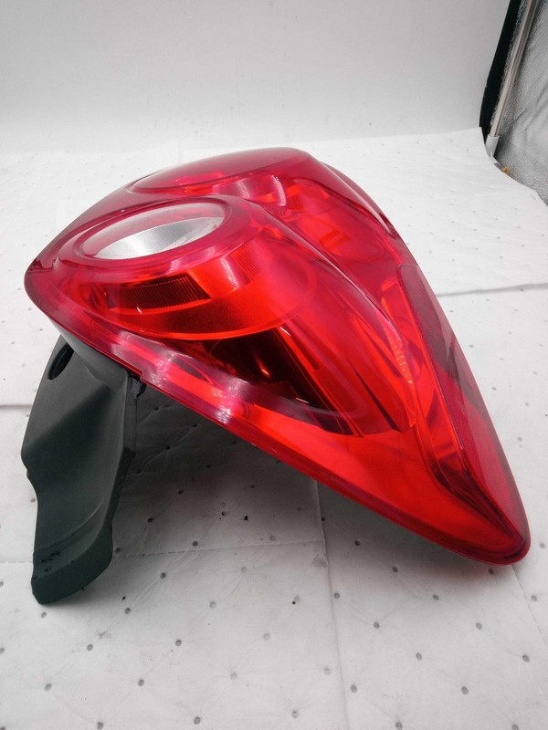 2015 Chevrolet Equinox Left Tail Light Assembly Gold 254240 131K Miles