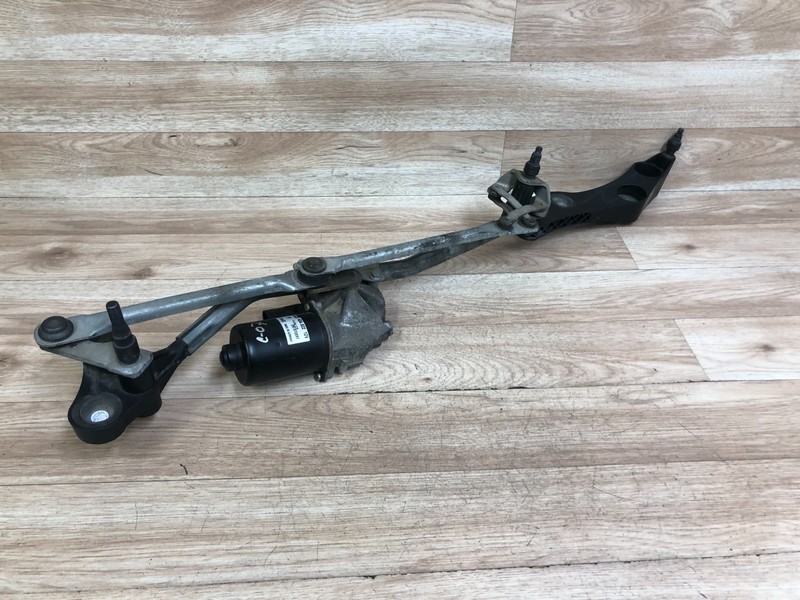 BMW E60 E63 E64 528 535 545 M5 645 650 OEM FRONT WINDSHIELD WIPER WITH MOTOR 6
