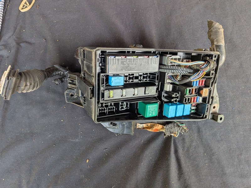 07-11 LEXUS GS300 GS350 UNDER HOOD FUSE BOX MULTIPLEX MODULE RELAY OEM engine