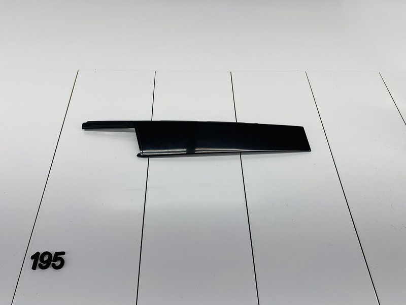 15-20 AUDI A3 QUATTRO FRONT LEFT DRIVER SIDE DOOR MOLDING COVER OEM