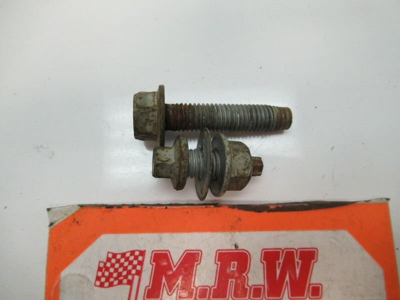 FRONT SWAY BAR BRACKET BUSHING 2 BOLTS BOLT TO FRONT FRAME BODY fit COBALT G5 SS