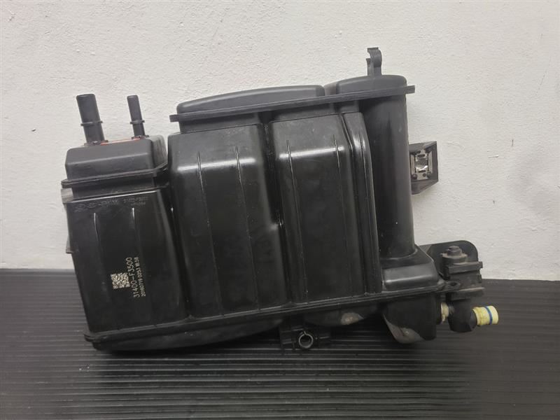 17-20 Hyundai Elantra 2.0L Fuel Vapor Canister Assembly OEM 31420-F3500