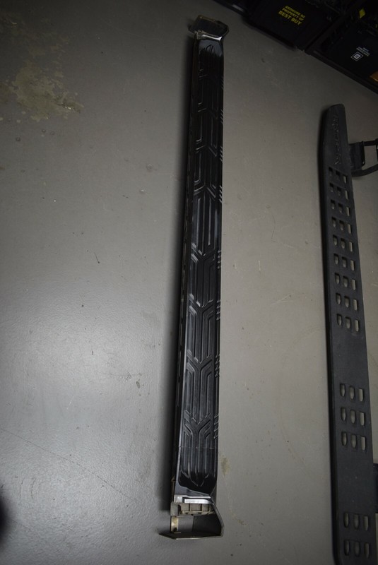 2011-2013 INFINITI QX56 STEP PAD LEFT SIDE FACTORY OEM LOCAL PICKUP