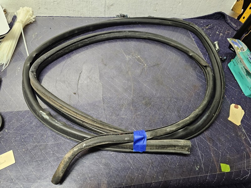 ✅ 2005 Ford E350 Middle Door Seal E350Weather Strip Door Seal OEM
