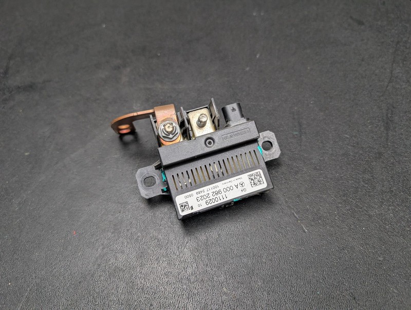 Battery Relay Box 2017 Mercedes Metris 0009822023 2016 2018 2019 2020 2021 -2023