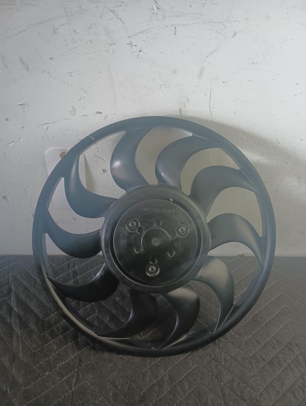 2022-2025 Nissan Rogue Right Radiator Cooling Fan Blade & Motor Japan 1.5L OEM